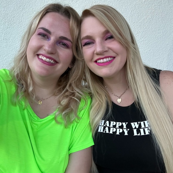 Meet your Posher, Michaela - Picture 1 of 3